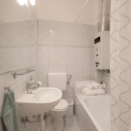 Palace District, Leisurely Nest In Crowded Dwntwn * بودابست