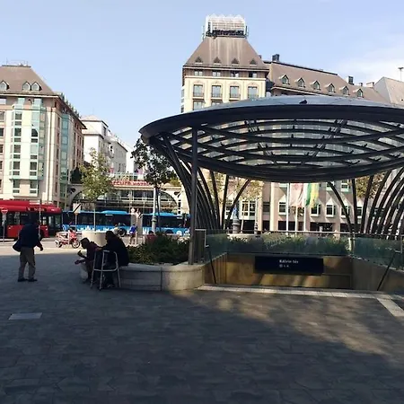 Palace District, Leisurely Nest In Crowded Dwntwn דירה *