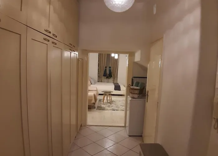 Apartment Palace District, Leisurely Nest In Crowded Dwntwn