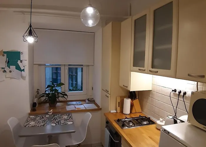 Palace District, Leisurely Nest In Crowded Dwntwn